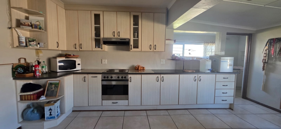 3 Bedroom Property for Sale in Sandbaai Western Cape